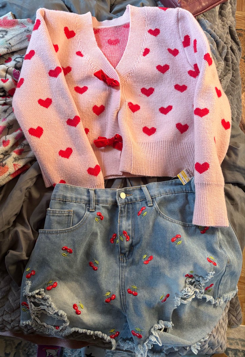 sky 𐂯ྀིྀི tweet media