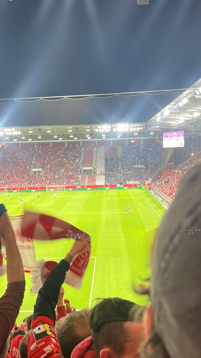 The Stadium Trotter tweet media