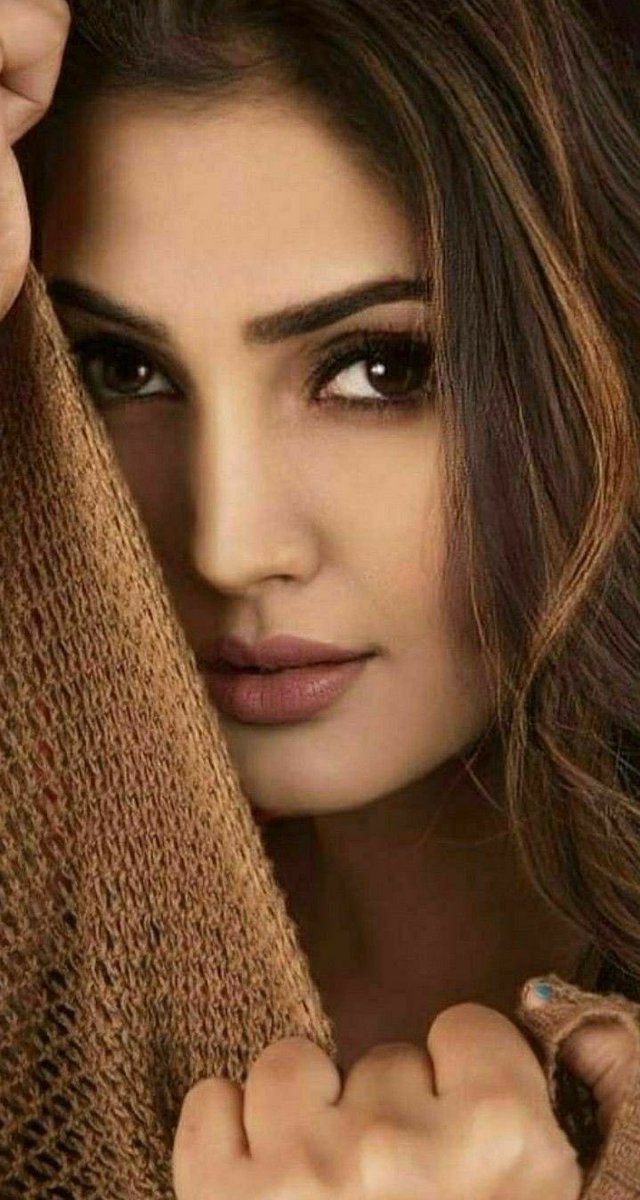 𝑅𝑜𝑎𝑎. tweet media