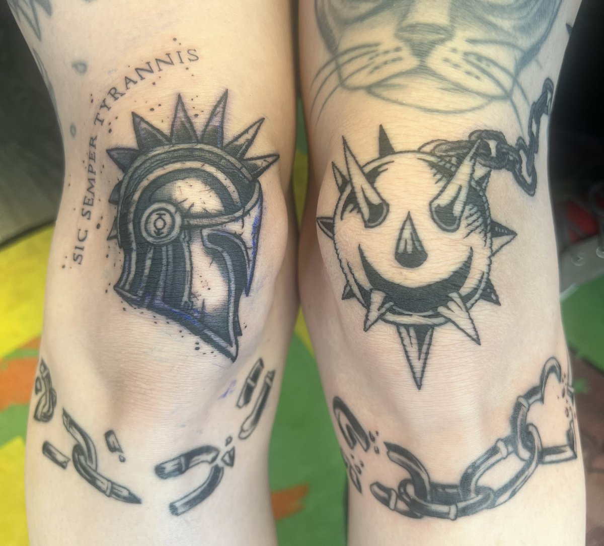 Marcie_ATL's tweet image. knees almost done 🐺 

#SonsofAres  #RedRising #BreaktheChains #SicSemperTyrannis