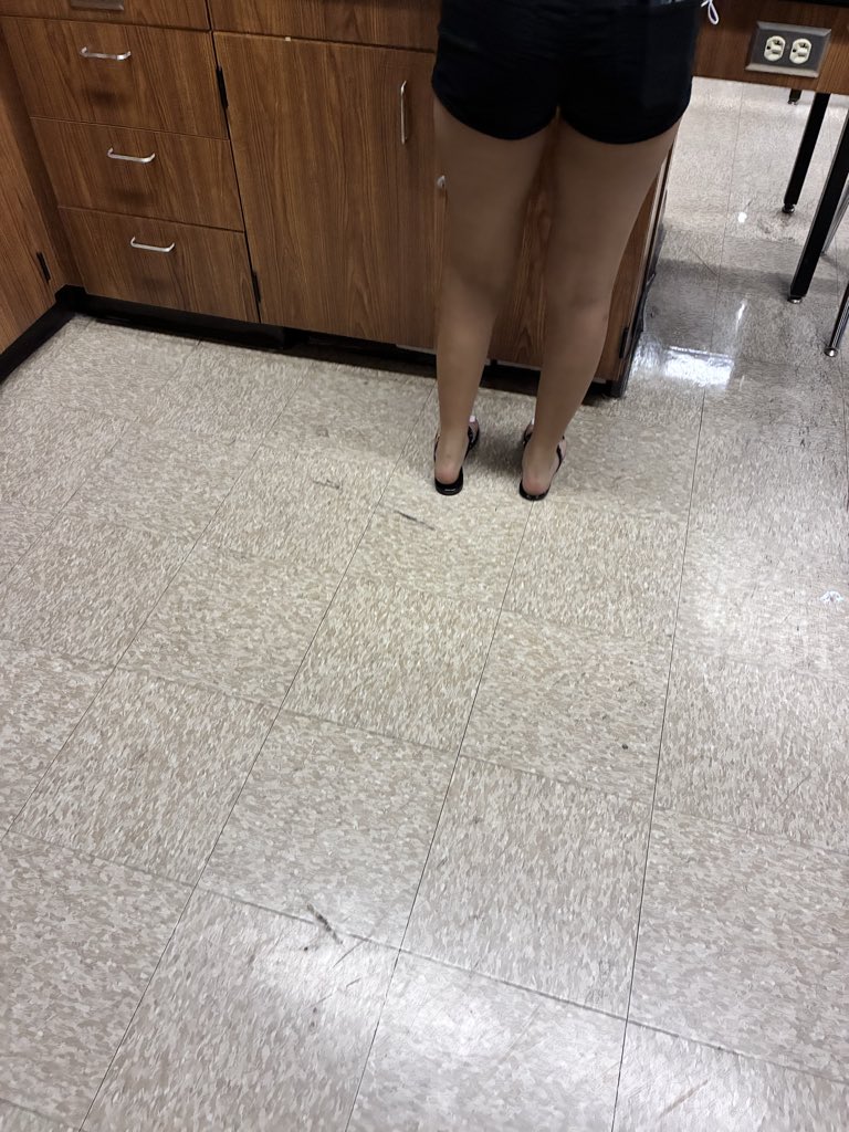 Illusion14859's tweet image. #freshman #candid #creepshot #teenage #teenagegirls