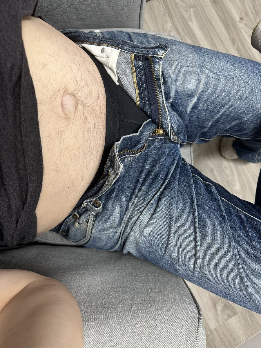 erickoverboard's tweet photo. Fat. I got too big for my fave jeans. https://t.co/v8OoIQ38dy
