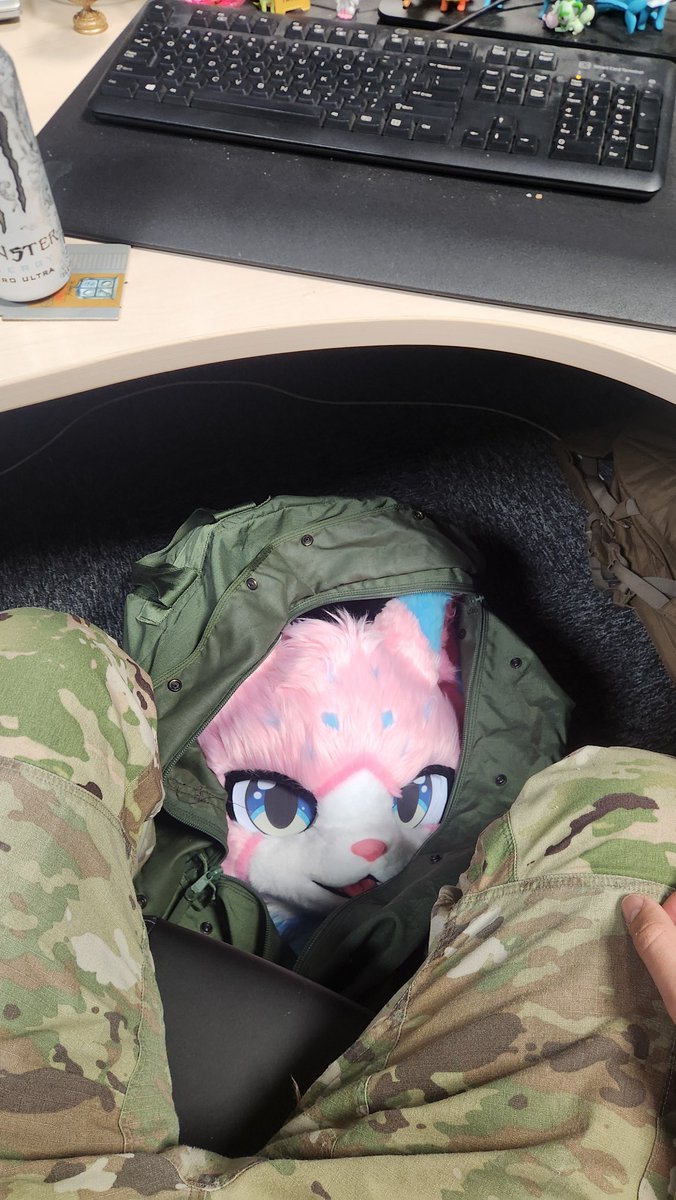 🦦 MoarCowbell 🔜 CFZ🦈 tweet media