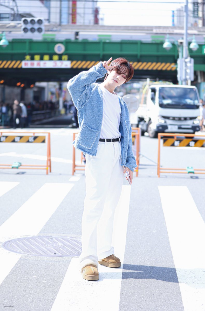 cross_color_'s tweet photo. 260328 PR

#에뮤엘 #원철 #MUL #WONCHEOL #ウォンチョル
@Onefe112 @MULOFFICIAL2 @MUL_OfficialX https://t.co/pAOdbkNDsm