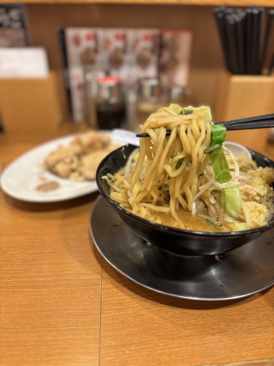 タンメン トナリ tweet media