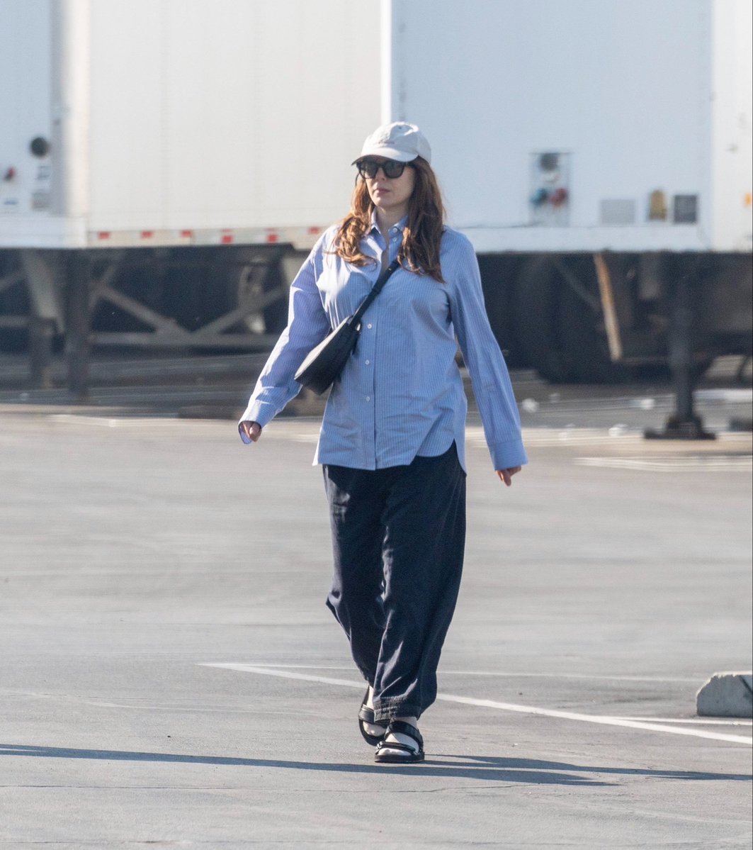 Elizabeth Olsen Access tweet media