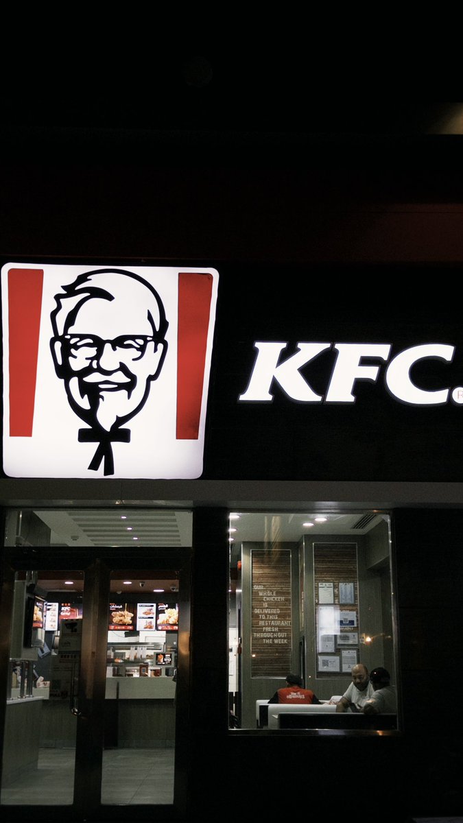 صقُر tweet media