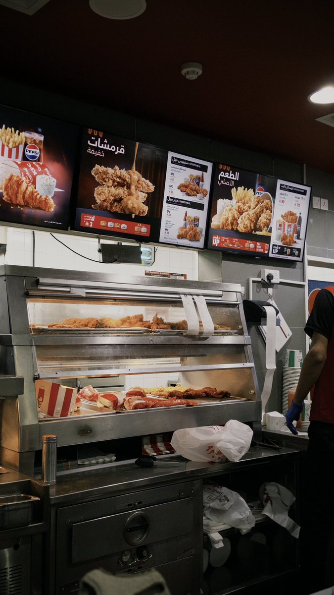 صقُر tweet media