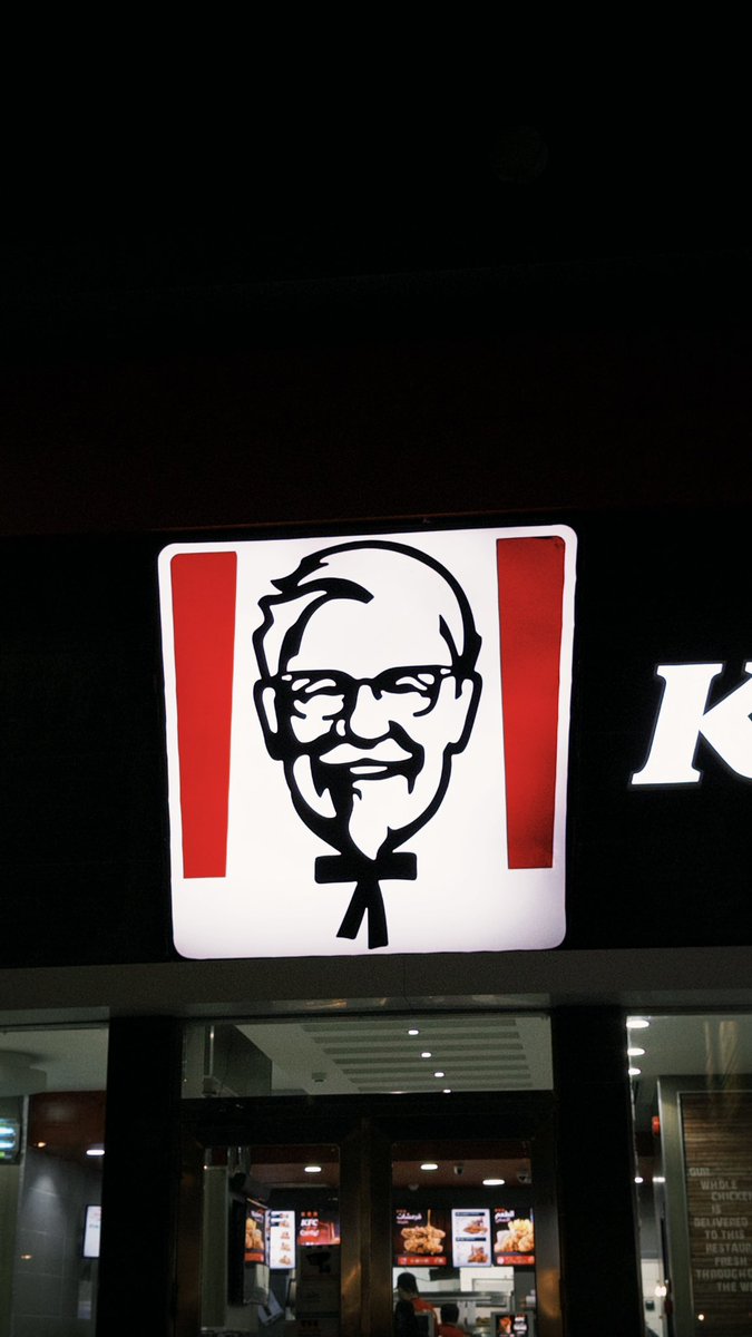 صقُر tweet media