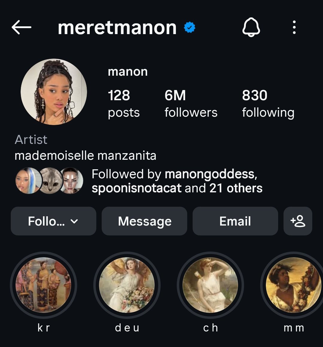 Bella's pinky is down || #Freemanon tweet media