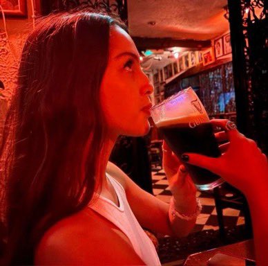 duda🐟Ψ sad girl in love tweet media