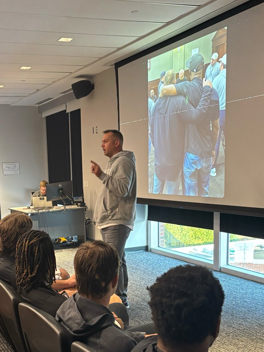 Dowell Loggains tweet media