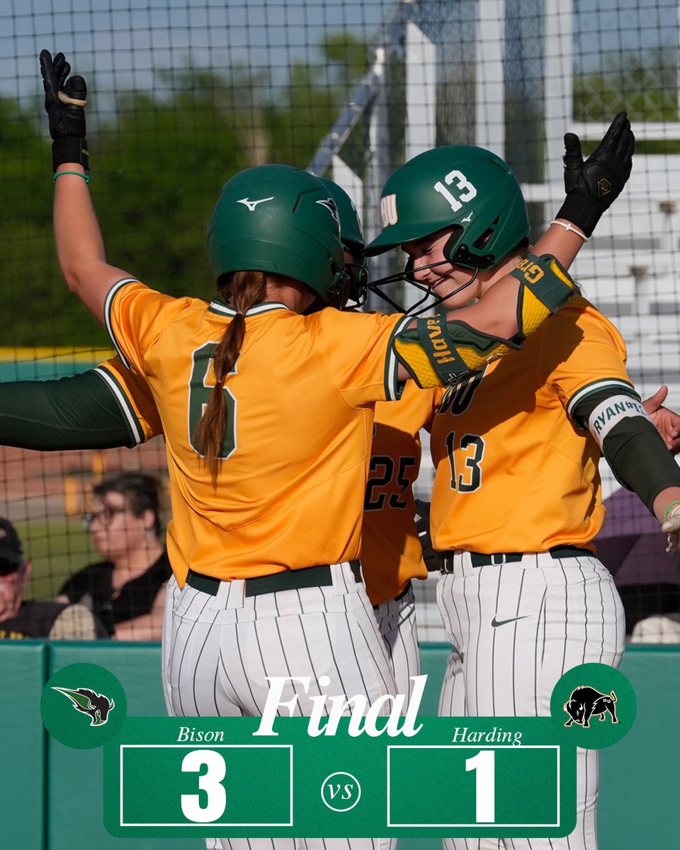 OBU_Softball's tweet image. We take the opener 3-1! #OnToVictory