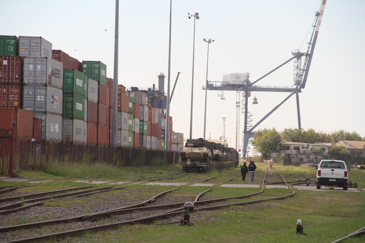 🇦🇷 | Los TAM 2C-A2 rumbo al sur argentino 💪🇦🇷

Con el apoyo de Trenes Argentinos, los modernos Vehículos de Combate TAM 2C-A2 del Ejército Argentino partieron hacia la estación Darwin, en la Provincia de Río Negro, para participar del Ejercicio Kekén 2026, que se desarrollará