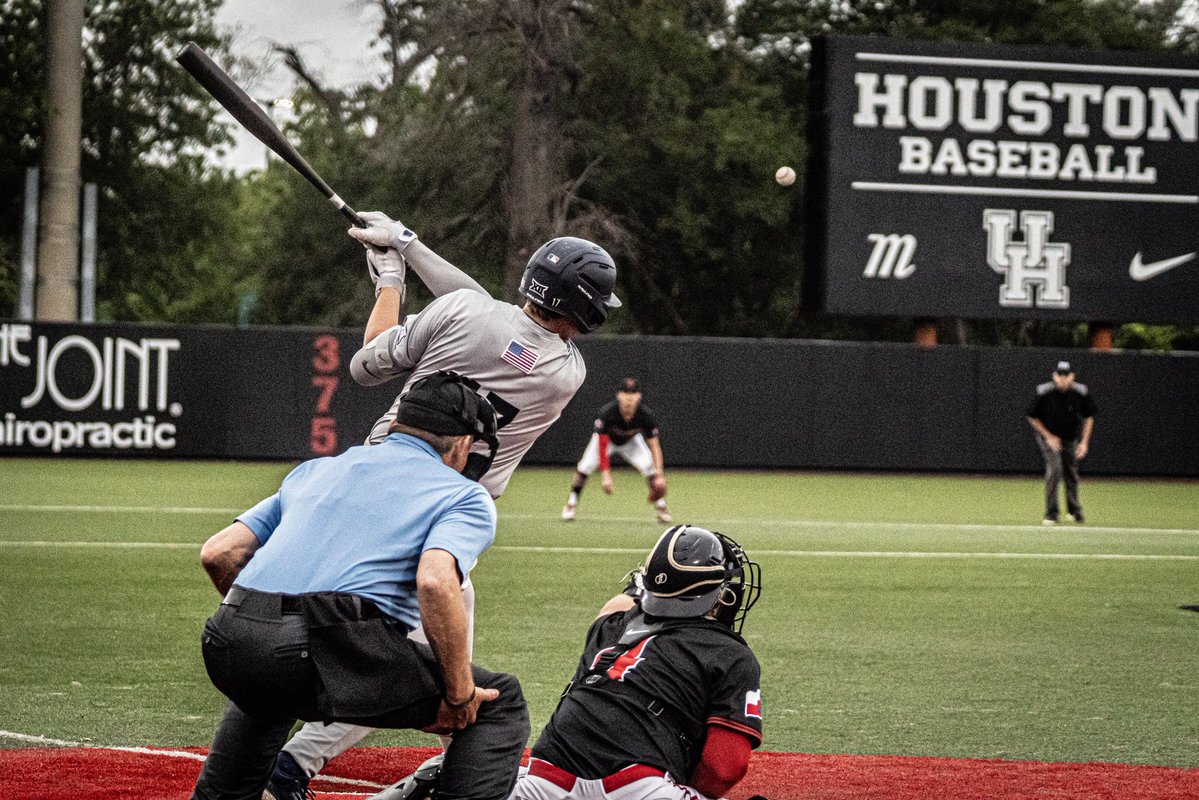 Micah_CBC's tweet image. Easton Jones gets @BYUBaseball on the board first with a RBI Single in the 1st but that’s all for the Cougars in their half.