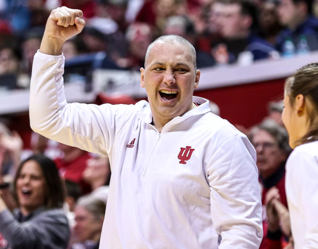 APSUAlumni's tweet photo. Rhet Wierzba (’04, ’05) is the 2026 Pat Summitt Most Courageous Award winner. Former Gov, he's now Associate Head Coach for IU Women’s Basketball. Since 2024, he's continued coaching while battling a brain tumor.

 🔗https://t.co/48yRHWJyHI

#GovsForLifeExperience | @letsgopeay https://t.co/slOOoVB1yO