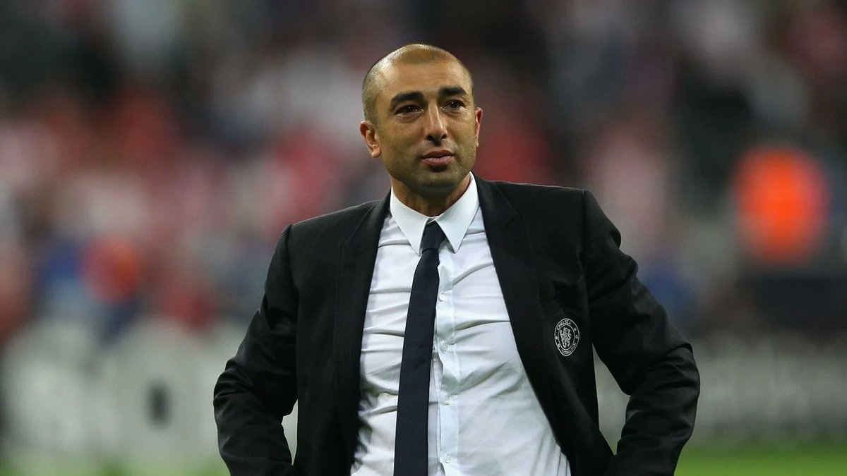 FandomID_'s tweet photo. Tahukah kamu,

Chelsea tiga kali ke final Liga Champions, semuanya dengan pelatih pengganti.

Dua di antaranya bahkan berstatus sebagai interim.

Dua kali bisa juara dan satu kali gagal.

Ketika Chelsea pertama kali ke final Liga Champions di tahun 2008, pelatih mereka adl Avram Grant yang menggantikan Jose Mourinho di akhir 2007.

Saat Chelsea juara 2012, pelatih mereka adl Roberto Di Matteo, yg kala itu berstatus interim menggantikan Andre Villas-Boas.

Nah, ketika juara lagi di tahun 2021, pelatih Chelsea adl Thomas Tuchel, yang baru datang di 26 Januari 2021 untuk menggantikan Frank Lampard.

Tuchel saat itu langsung jadi pelatih permanen dengan kontrak berdurasi 18 bulan.

Final mana yang paling bikin kamu terkenang?

Me: 2012, lalu 2008, baru deh 2021.