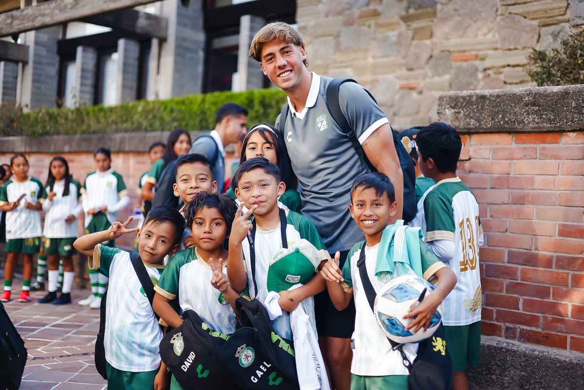 Club León tweet media