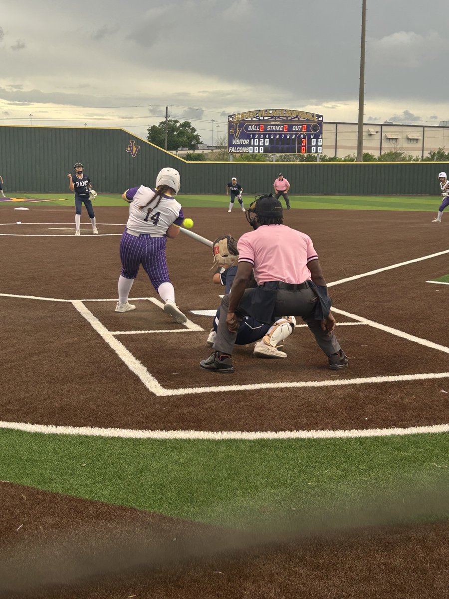 Coach_MacCFISD's tweet photo. @JVSoftball_1 🥎 ⁦@CyRidgeSoftball⁩ https://t.co/oQtzmLb6gR