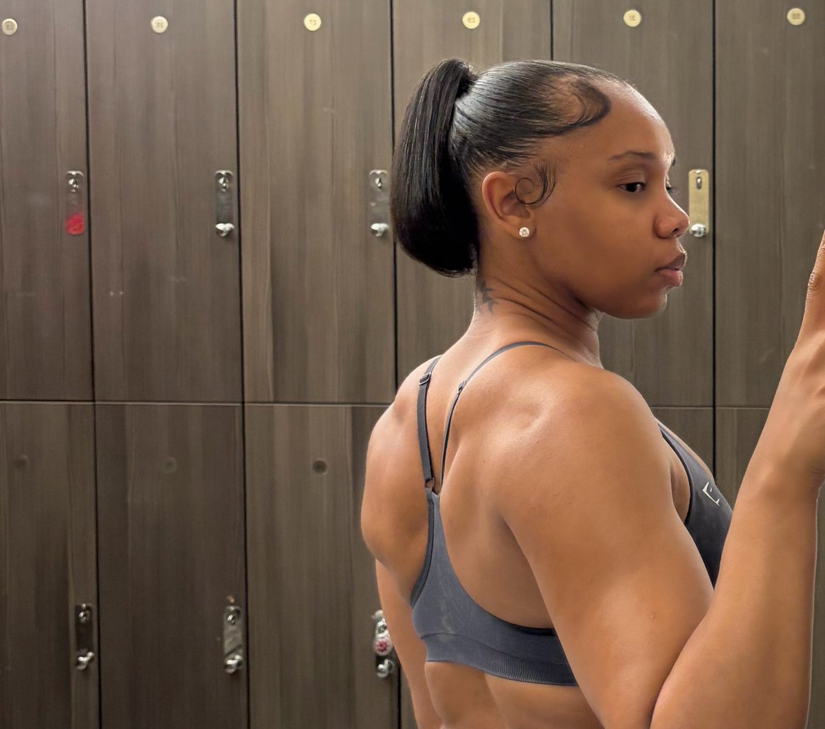 thatgirl. tweet media