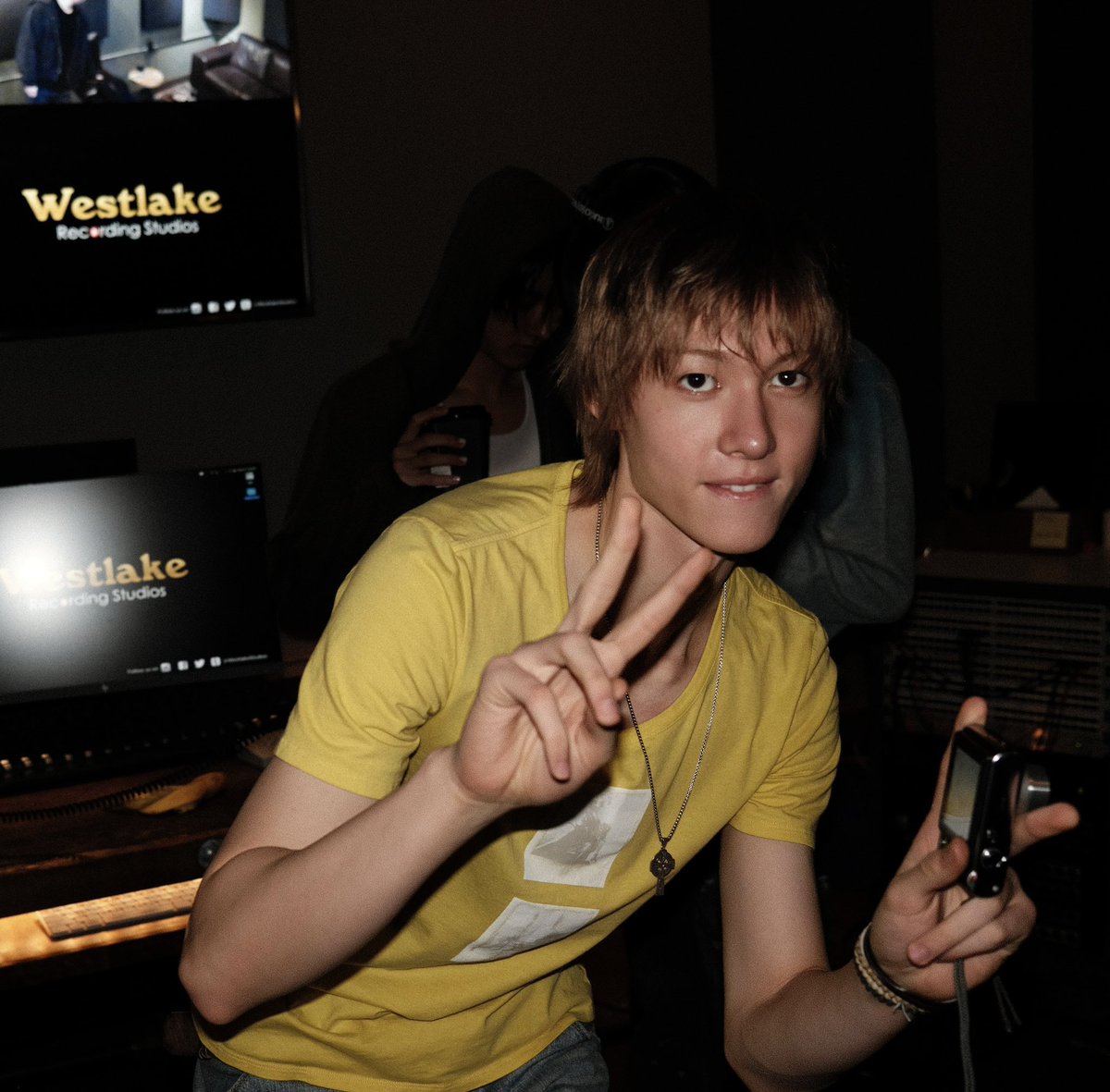 ocean vuong tweet media