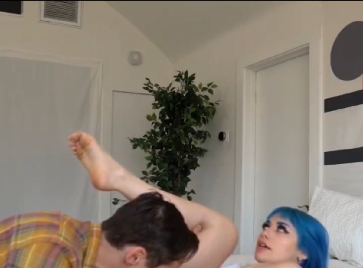 AtomicBooty/CosplayModel tweet media