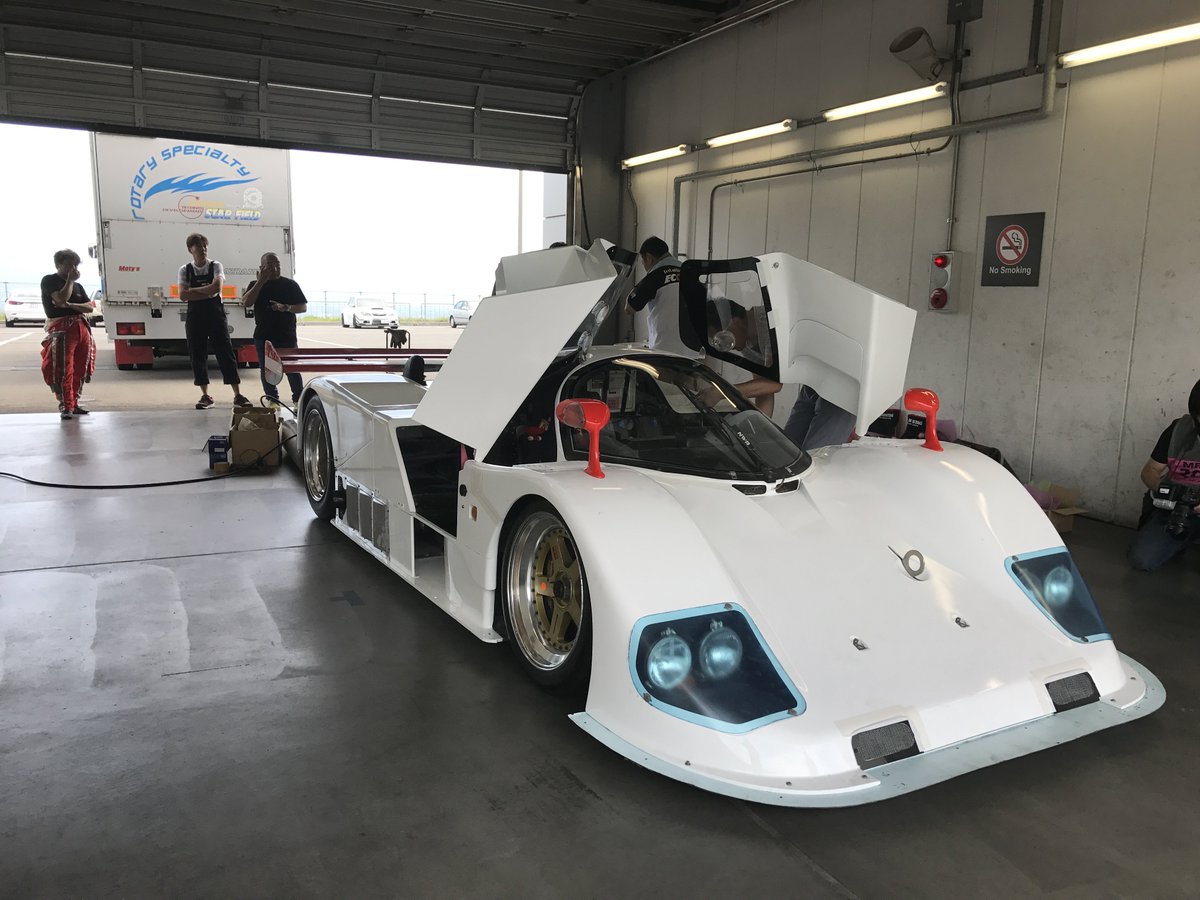 motyslub's tweet photo. 週末のスポーツランドSUGOさんのデモラン、Mazda767Bのご紹介で、「2015英国グッドウッドのクラッシュからの奇跡の復活」とご説明いただいておりますが、2017年のWTACの参加が決まって、2017年春から急ピッチで作業、シッピング前の富士スピードウェイテスト走行の前日は徹夜でした。
良い思い出です。 https://t.co/wdMQfO07eO