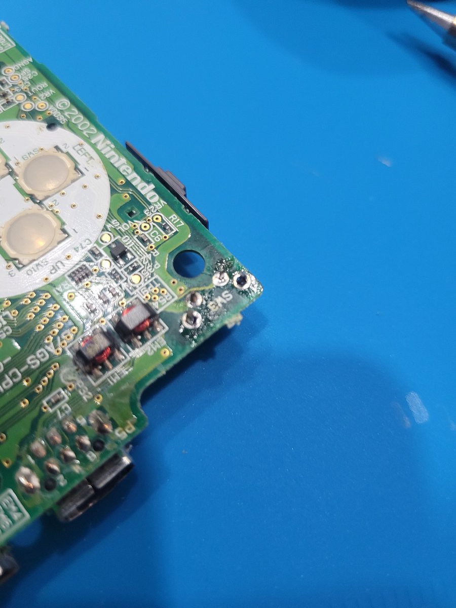 CorrealeCodes's tweet photo. Send the broken switch to the fuckin SHADOW REALM!! BOTH SHOULDERS REPAIRED AND WORKING 🫡 We have L and R back on the SP boys! #retro #repair #gbasp #gameboy #nintendo https://t.co/0H6LiR726Z