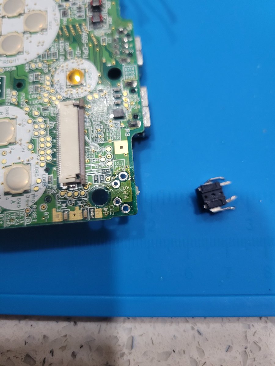 CorrealeCodes's tweet photo. Send the broken switch to the fuckin SHADOW REALM!! BOTH SHOULDERS REPAIRED AND WORKING 🫡 We have L and R back on the SP boys! #retro #repair #gbasp #gameboy #nintendo https://t.co/0H6LiR726Z