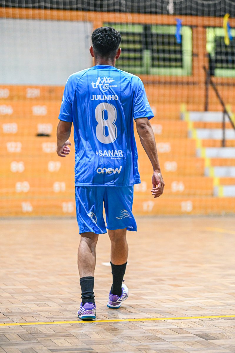 MachadoJu_07's tweet photo. vou encher santiago com as camisetas da CBF azar kkkkkkkk https://t.co/CQLDEHx6Cm