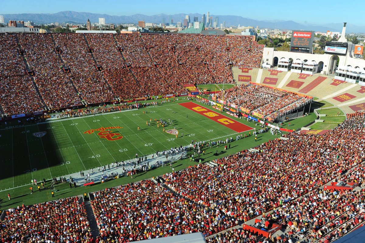 FCRecruits's tweet photo. The Home Of Recruiting ‼️

C/o 27, 28 &amp; 29 ! If You Are Interested In Being Recruited By The University If Southern California ( @uscfb ) Please COMMENT film, RETWEET &amp; DM us. We Are Sending Over Playmakers For Evaluation Now. https://t.co/nQTKd9tcV3