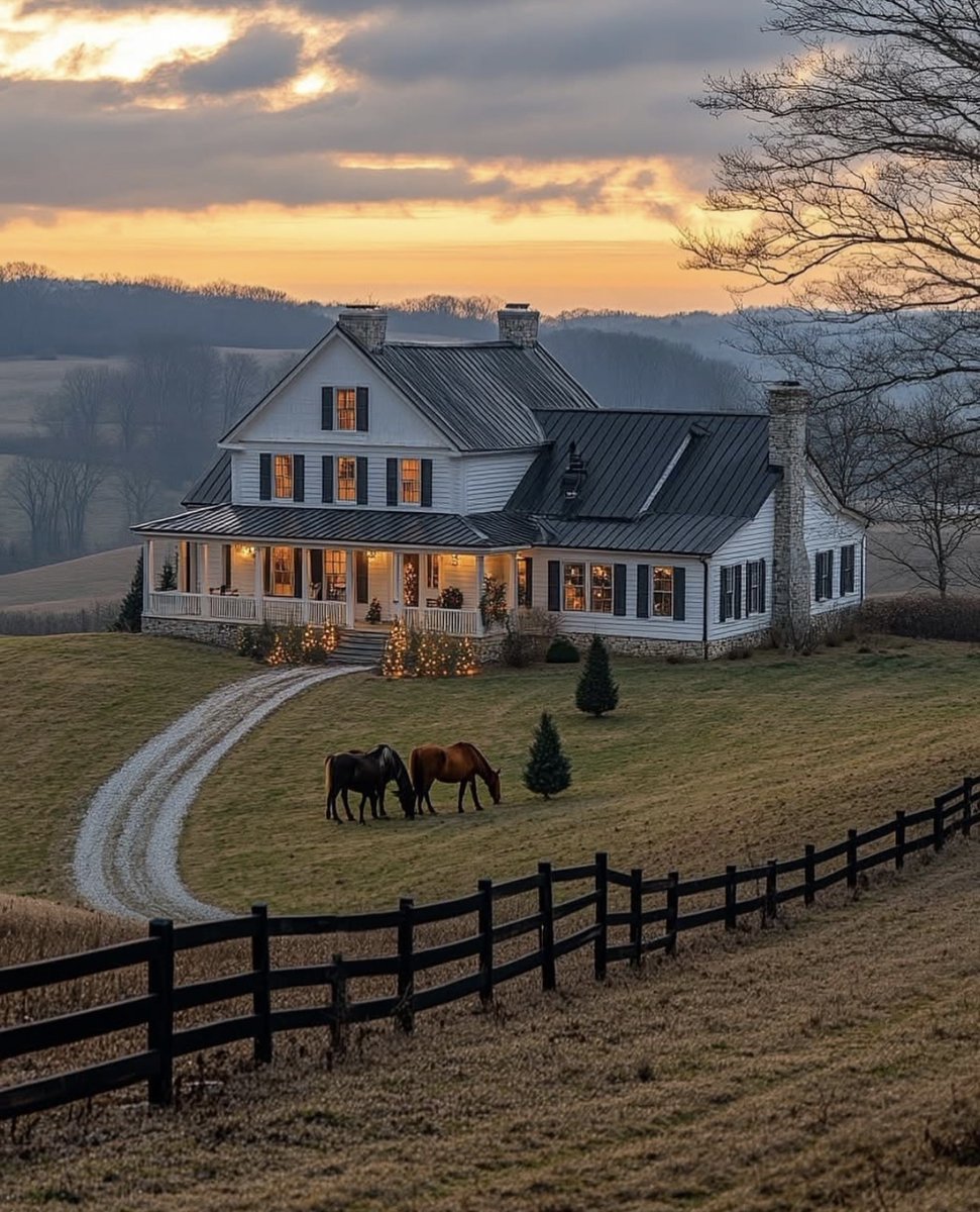 this is the exact house that plays in your head when you hear a country song 😭