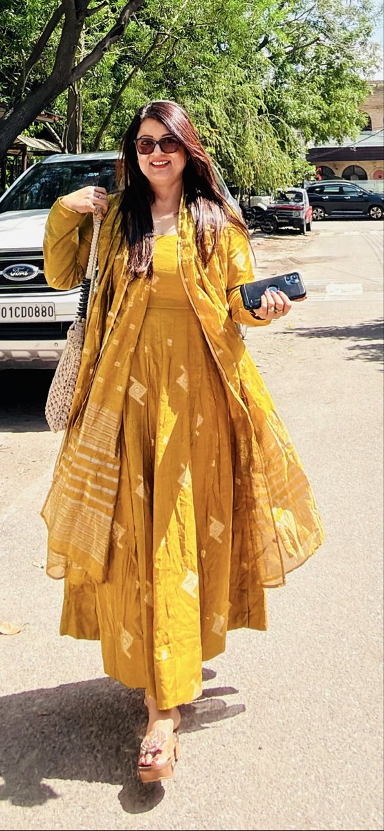 advjyotijha's tweet image. “If you can see the positive sides of everything, you’ll be able to live a much richer life than others”..

#goodmorning 
#FridayFeeling 
#advjyotijha