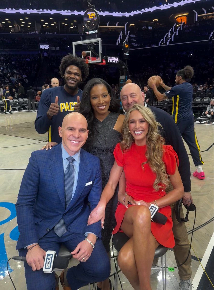 sarah kustok tweet media