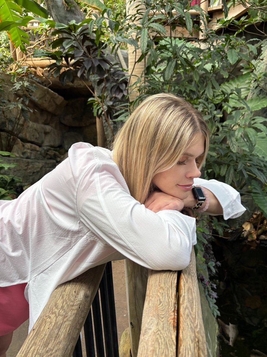 Kate_L_Mosso's tweet photo. Rain Forest contemplating what decentralization means to me. Everyone should.  #BSV https://t.co/OOPFA0D47l