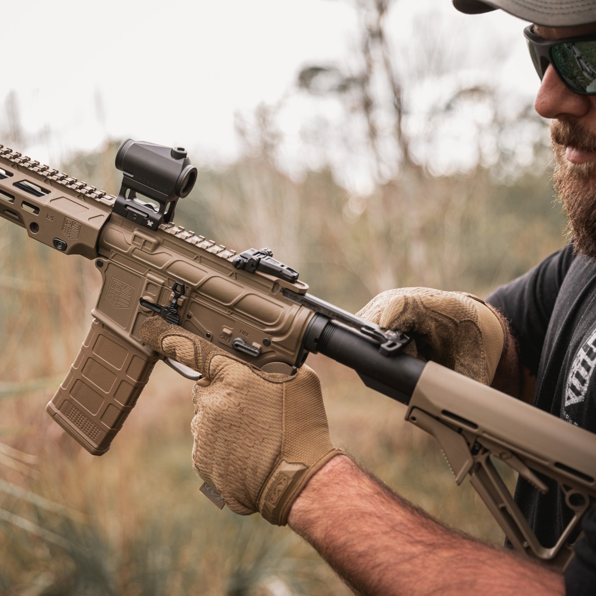 DBFirearms's tweet image. Ambi controls keep movement smooth and uninterrupted.

 #AmericanMade #BuiltToRun #DB15 #PewPew #AR15 #ObsidianSeries