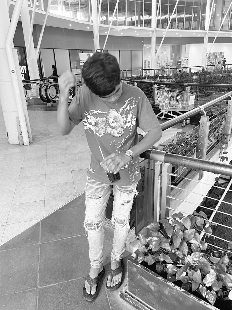 ไอซ์ ซ์. tweet media