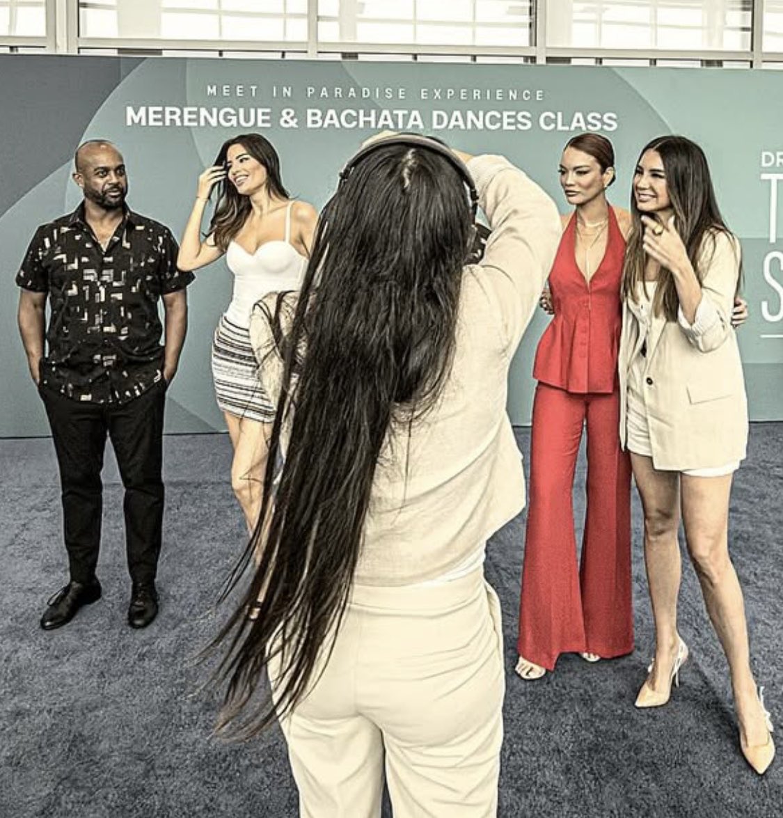 Ariadna gutierrez ,zuleyka rivera y elizabeth  gutierrez en miami  un evento coltural de republica dominicana🇩🇴🇩🇴🇩🇴🇩🇴🇩🇴