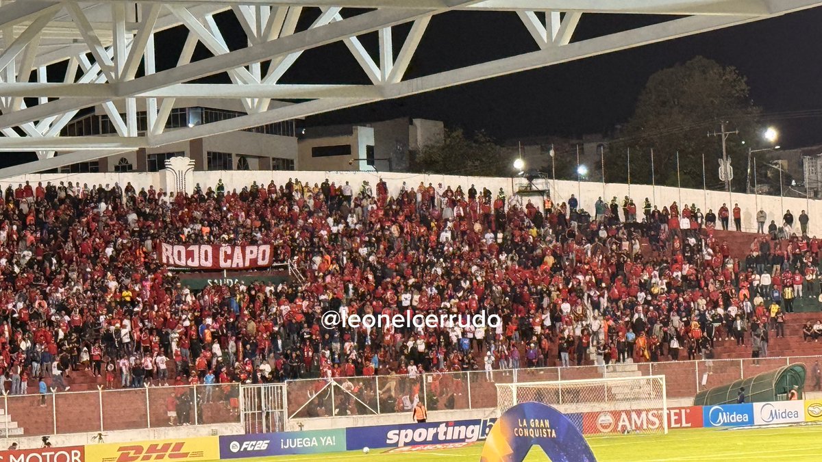 leonelcerrudo's tweet image. 📸 Más de 4 mil hinchas de #América acompañan al equipo 🆚 #Macará en Ecuador 🇪🇨 

👹 EL “ROJO” COPA EN TODOS LADOS. LA PASIÓN DE UN PUEBLO 🇦🇹