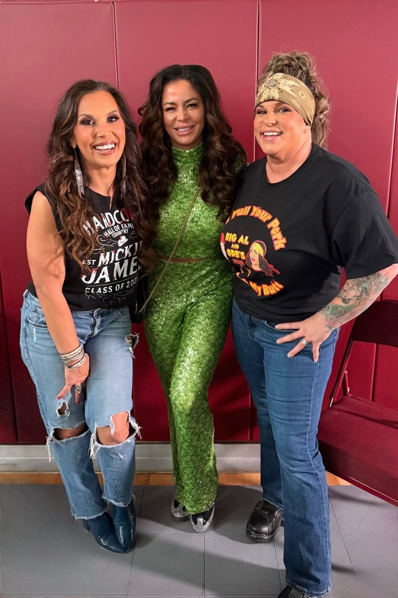 MickieJames's tweet image. Who’s watching @ThisIsTNA tonight?! 
@AMC_TV @AMCPlus  9/8c 👀✨
@DIVACANDICEM @theodbbam 
#TNAiMPACT 

🔗 tnamerch.com/products/micki…