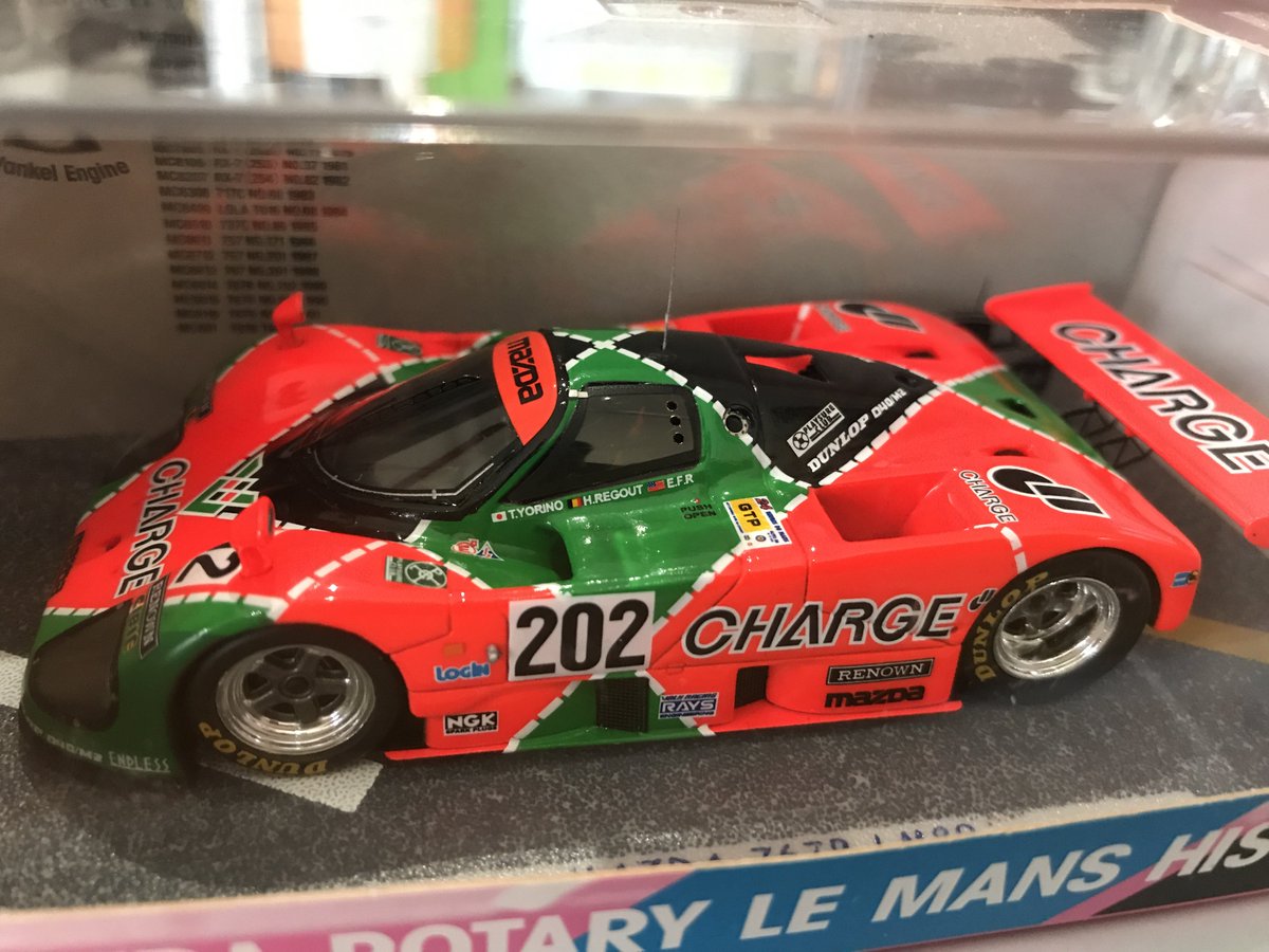 motyslub's tweet photo. その後、Mazda767Bのモデルカーを渡されて、「このデザインでお願いします」とラッピング屋さんに無茶なお願いをして、無事に完成。
エピソード盛り沢山な車両です。 https://t.co/q2DqI6Z4Wz