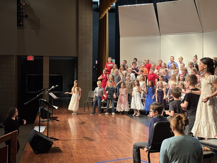 GCSD_Westelem's tweet photo. Ms. Beery and our 3rd graders were fantastic tonight! https://t.co/8Dj1EpzlzX
