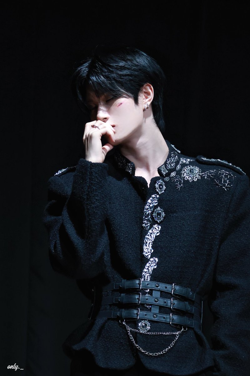 lionlyinv's tweet photo. 251121

#XODIAC #李傲賢 #LEO #리오 https://t.co/m3PjKV4EsB