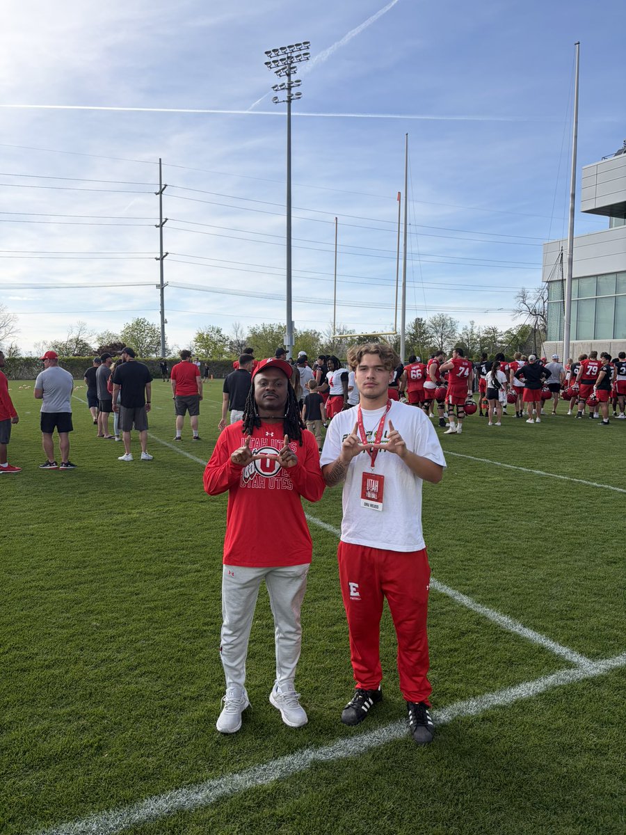 DruReuss1's tweet photo. Had a great time watching the @utesfootball spring practice and talking with @Devonddampier and @PRINCE4BP. Go Utes! 

@RSNBUtes @coachdrew8 @PlayBookAthlete @DFO_AJ @All_Poly_Sports @ballersinutah @Andy_Pham1 @BlairAngulo https://t.co/cF0NmybfHQ