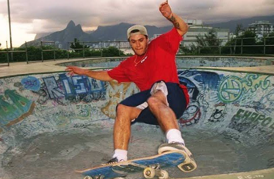FotosDeFatos's tweet photo. Chorão, Rio de Janeiro, 2000.

© Leonardo Aversa https://t.co/TqPMdww1Uj