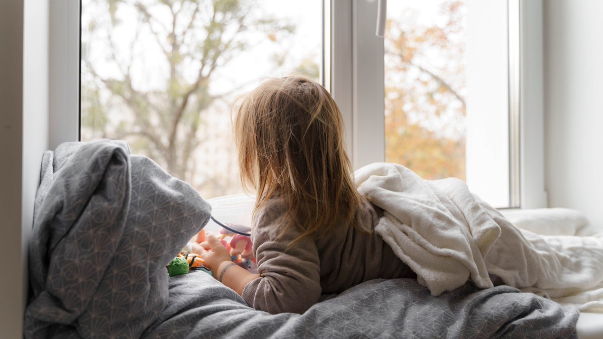 theglassdoctor_'s tweet photo. Windows should bring in fresh air — not safety risks. 🏡🔒 Install window stops, lock up when not in use &amp; keep furniture clear of climbing hazards. Smarter habits start today. Glass Doctor is here when you need us! #GlassDoctor #WindowSafety #HomeProtection https://t.co/VpxkIR7BRJ