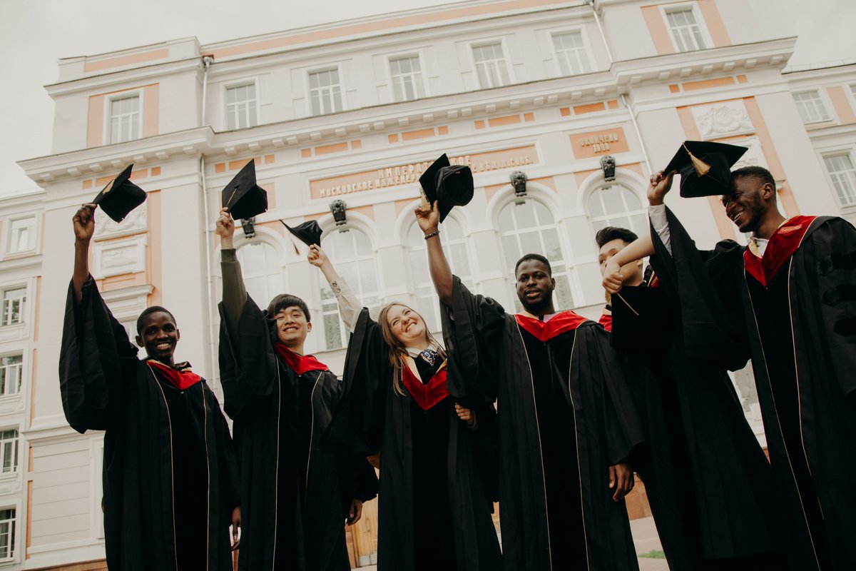 yemitechdigital's tweet photo. For years, we’ve been told that going to university is the “safe” path to success. Get a degree, land a good job, and everything else will fall into place. But the story is different in reality https://t.co/8hF4Y87GP0