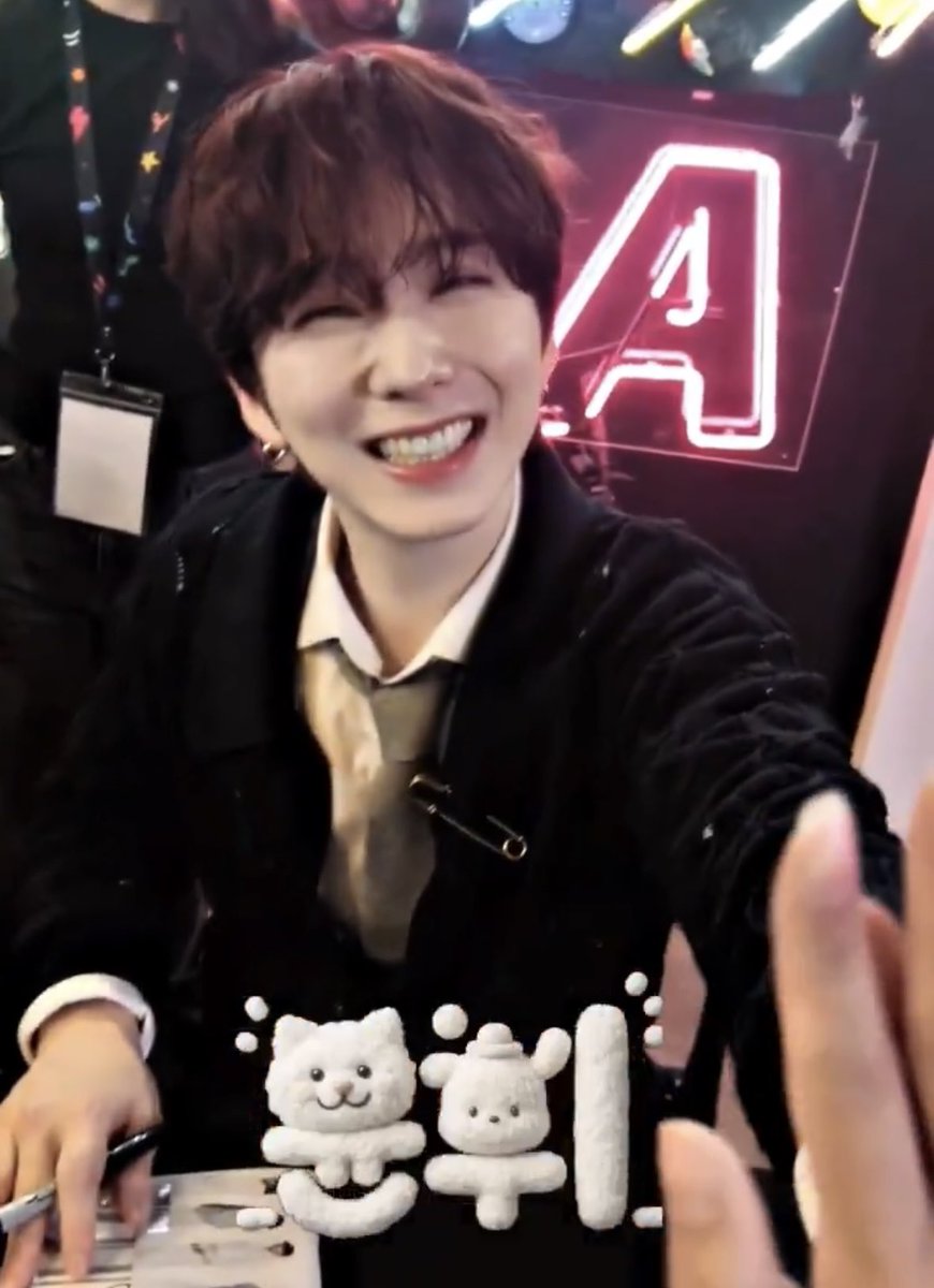 ye0n_y's tweet photo. 완존 앙글앙글 ㅠ… https://t.co/EvVkdIrBGZ