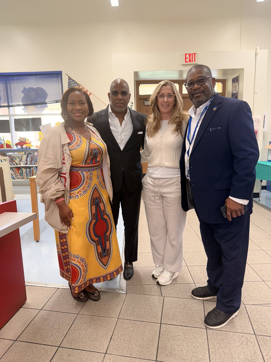 docstevegallon's tweet photo. Dr. Steve Gallon III speaking with teachers and staff at the UTD Union Stewards Meeting on the critical elements of educational funding, enrollment, and leadership moving forward. @UTD_AFT1974 @MDCPS https://t.co/XsxyLsq2ib