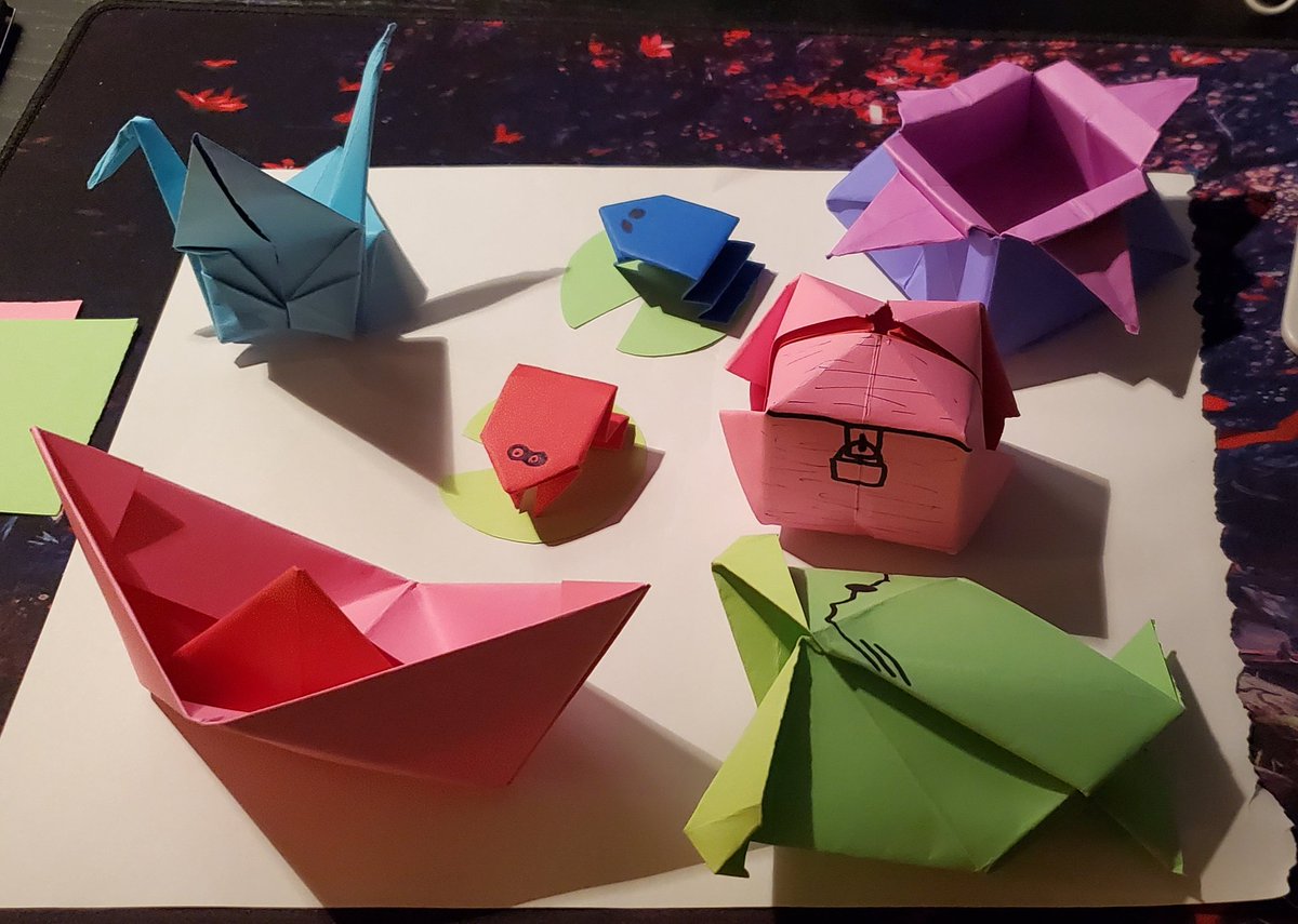 CaptainClone5's tweet photo. Thanks crew for hanging out with me and watching my painted nails folding paper. New playthrough games next week https://t.co/MvEs0qcvRp